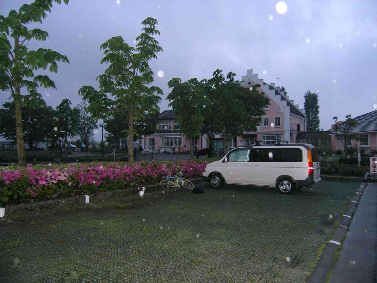 ���̉w���񂠂��Е��ԑ�