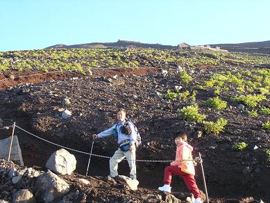 GPS�𗘗p���Ēn�}�ɋO��