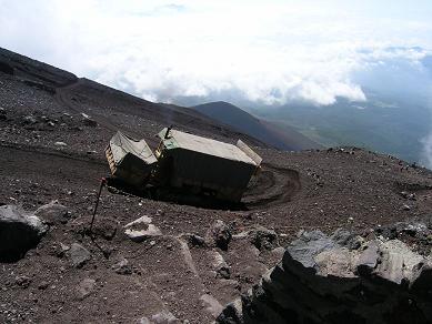 �ו����^�ԃu���h�[�U  