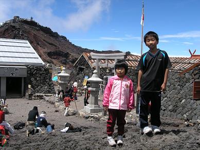 �x�m�{������   